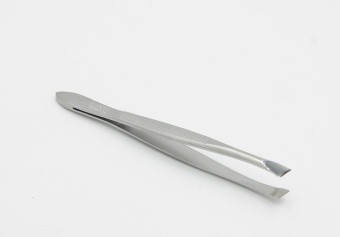 Пинцет Dovo скошенный широкий 457 3526