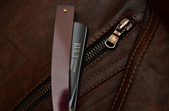 Опасная бритва Wacker Kult 4/8” 2011 акрил красн. 4/8" 