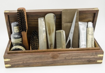 Набор для ухода за собой Dr.Dittmar в кейсе из дерева 7069