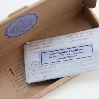 Captain Fawcett Кожаный чехол к складной расческе для усов CAPTAIN FAWCETT CF379